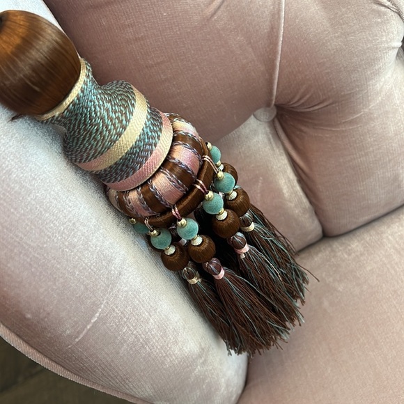 SET OF 2 DRAPE TIES WITH TASSELS - Picture 15 of 17